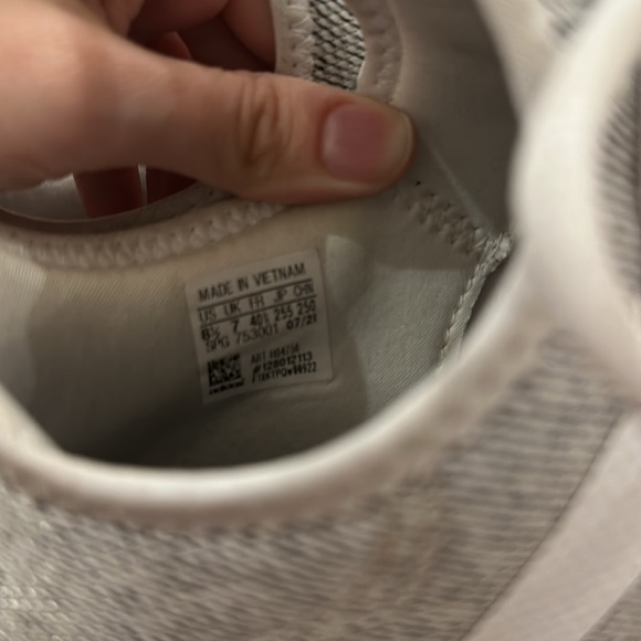 Adidas sneakers - Picture 5 of 5